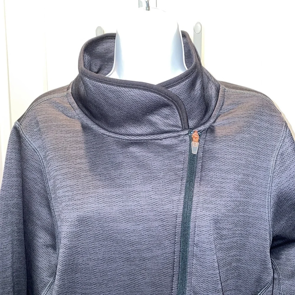 Women's Champion zippered long sleeved jacket , size XXL
